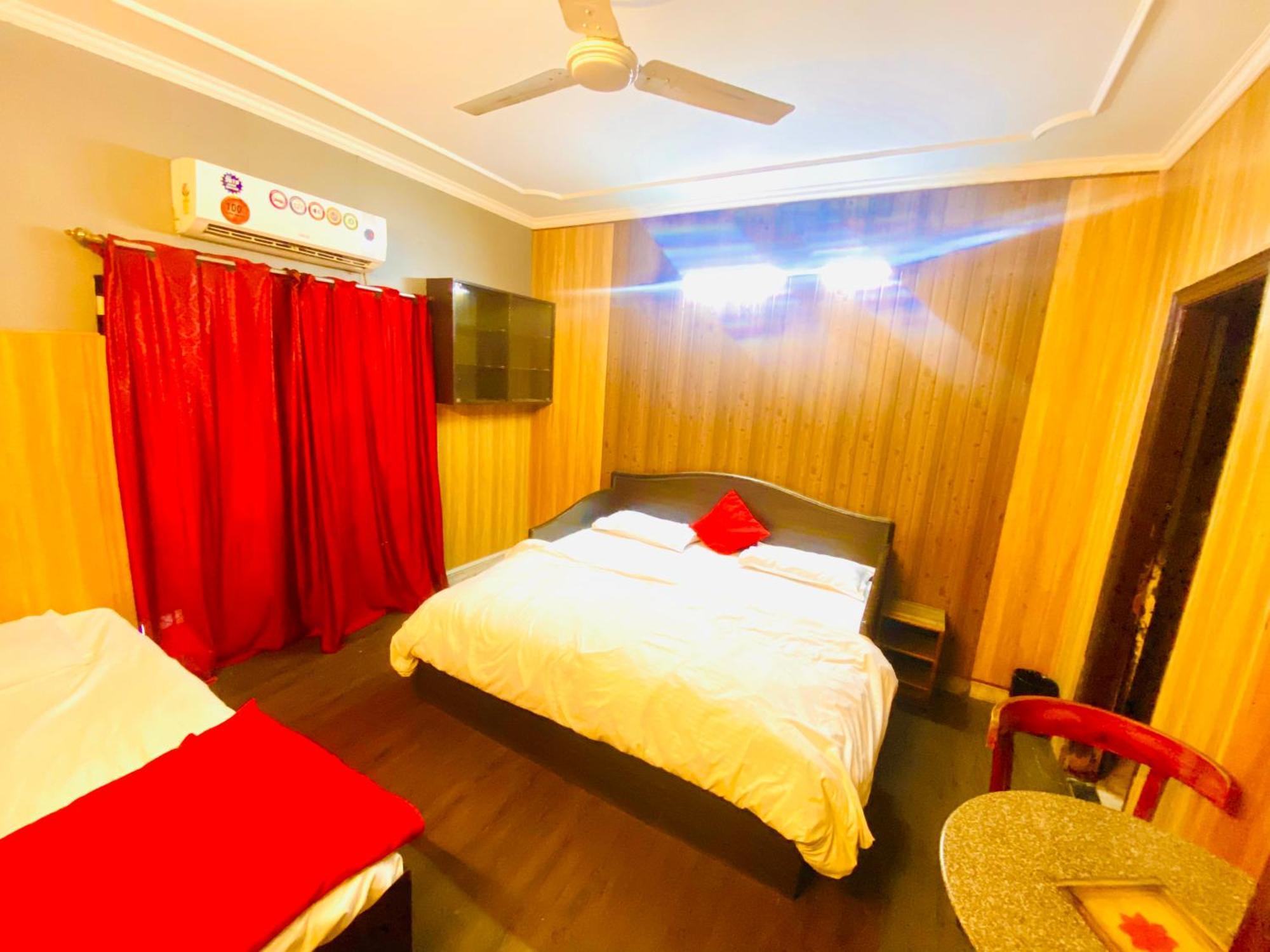 Osakataj Hotel Agra  Buitenkant foto