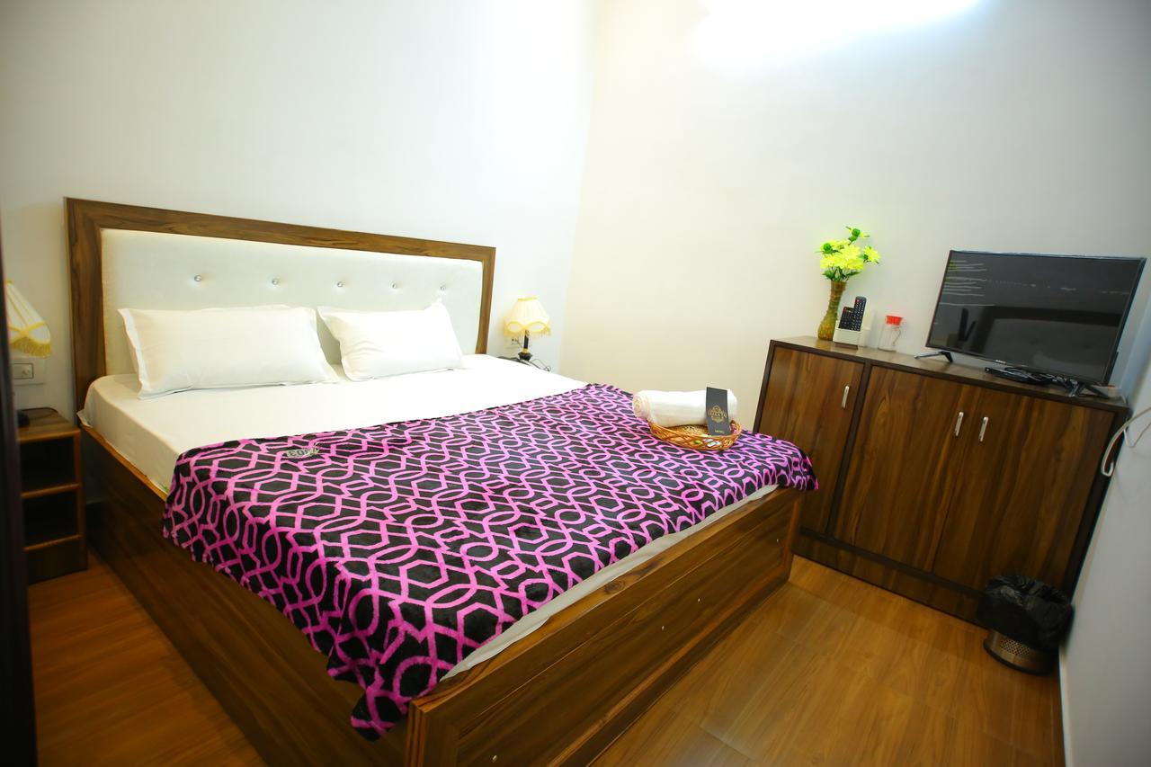 Osakataj Hotel Agra  Buitenkant foto