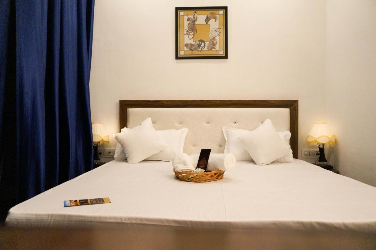Osakataj Hotel Agra  Buitenkant foto