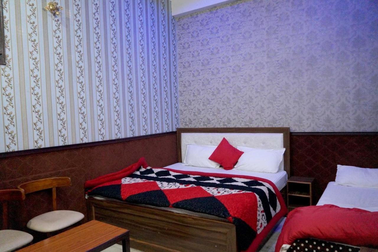 Osakataj Hotel Agra  Buitenkant foto