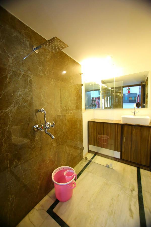 Osakataj Hotel Agra  Buitenkant foto