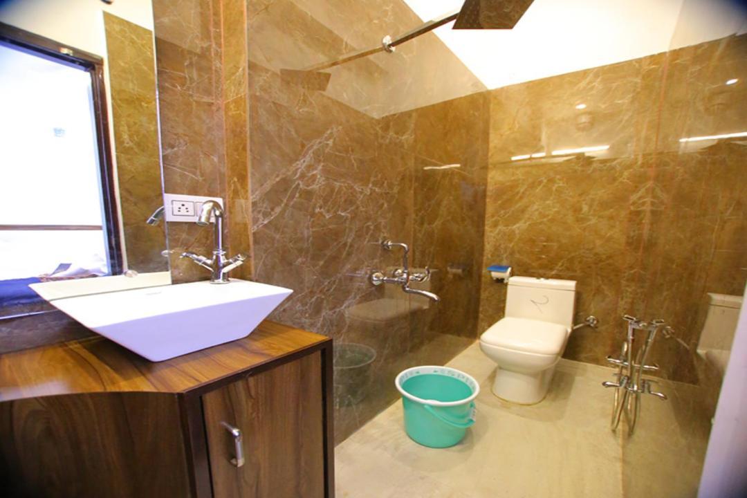 Osakataj Hotel Agra  Buitenkant foto